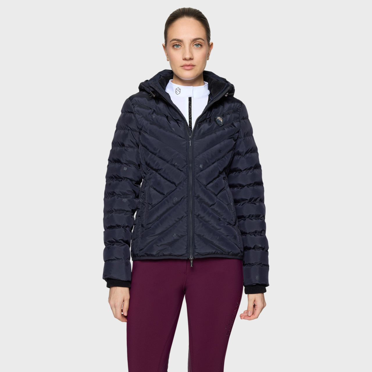 FW26-VERTICAL_COURCHEVEL_EMBLEM_EDITION_NAVY_FACE.jpg