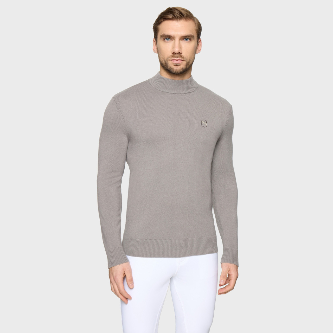 FW26-VERTICAL_KARL_GREY_FACE.jpg